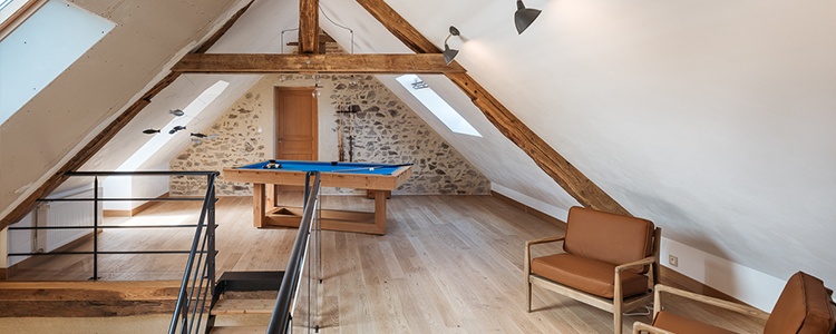 découvrez nos solutions d'aménagement des combles pour optimiser votre espace, améliorer le confort et valoriser votre logement.