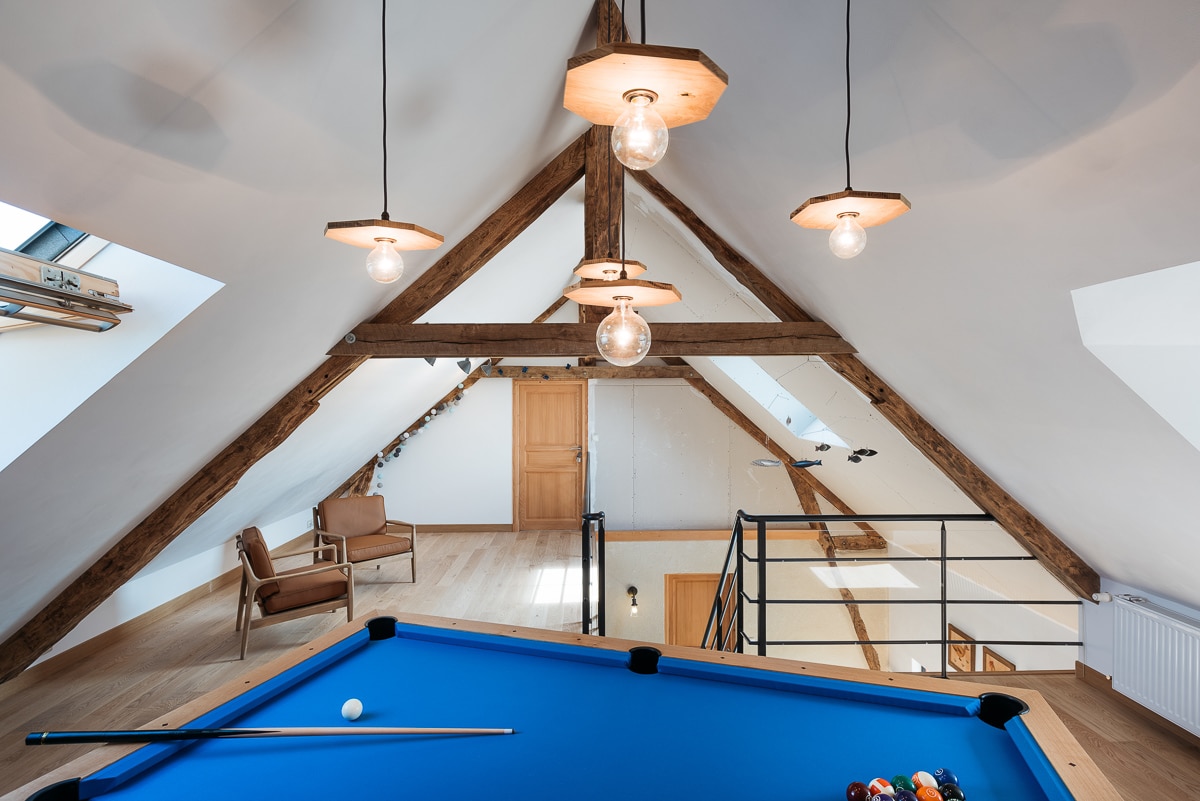 transformez vos combles en espace de vie fonctionnel et agréable grâce à nos solutions d'aménagement sur mesure. optimisez votre maison avec style et confort.