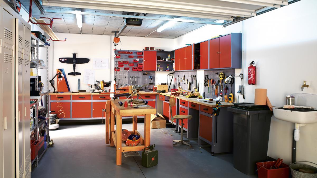 découvrez comment aménager un garage de 20m2 de manière optimisée pour maximiser l'espace, allier fonctionnalité et rangement efficace.