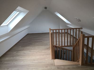 découvrez les prix moyens pour l'aménagement de votre grenier et obtenez des conseils pour optimiser votre espace tout en respectant votre budget.