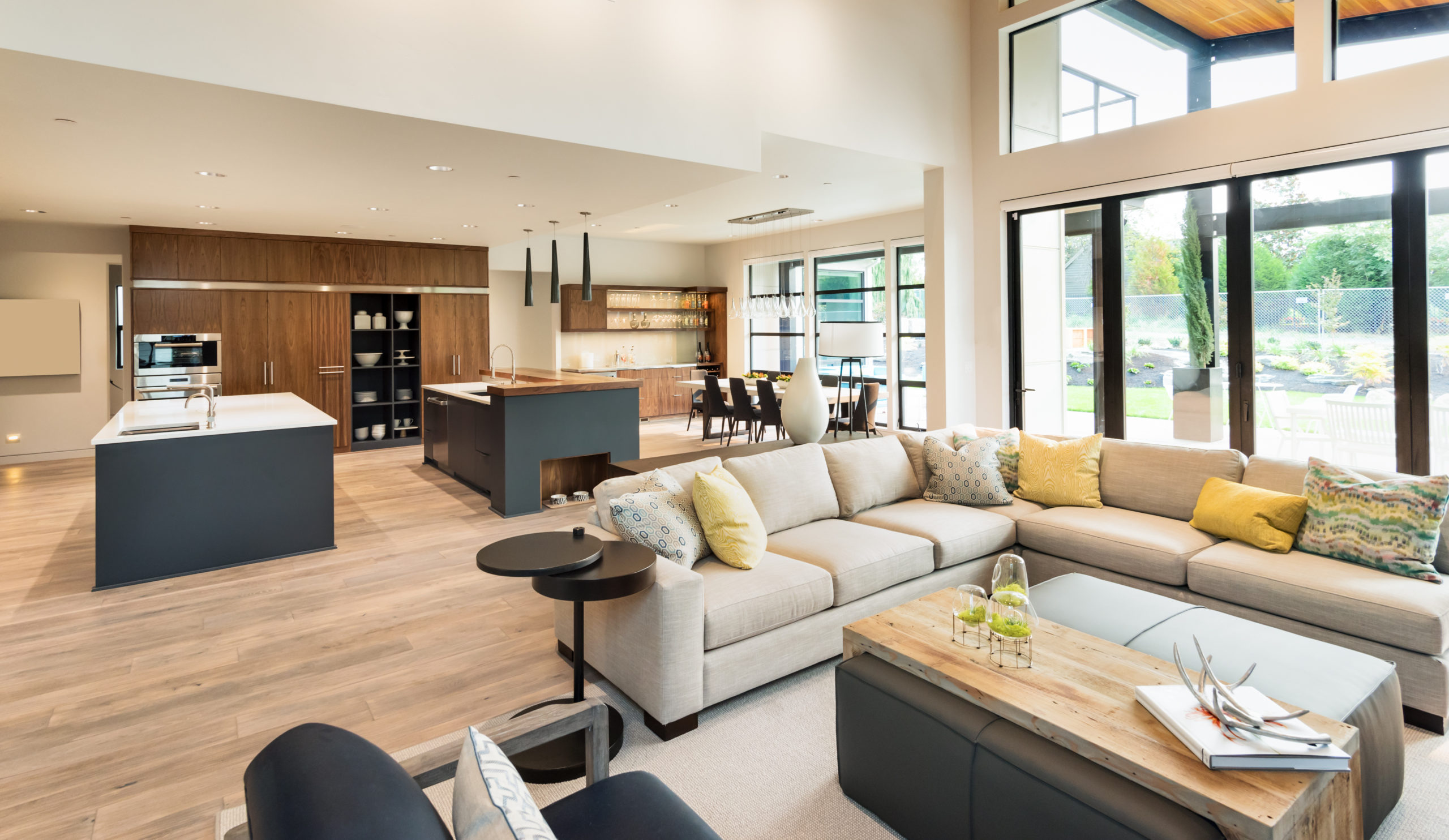 découvrez des idées et conseils pratiques pour l’aménagement intérieur : optimisation de l’espace, choix de mobilier, couleurs tendance et solutions de rangement pour créer un intérieur harmonieux et fonctionnel.