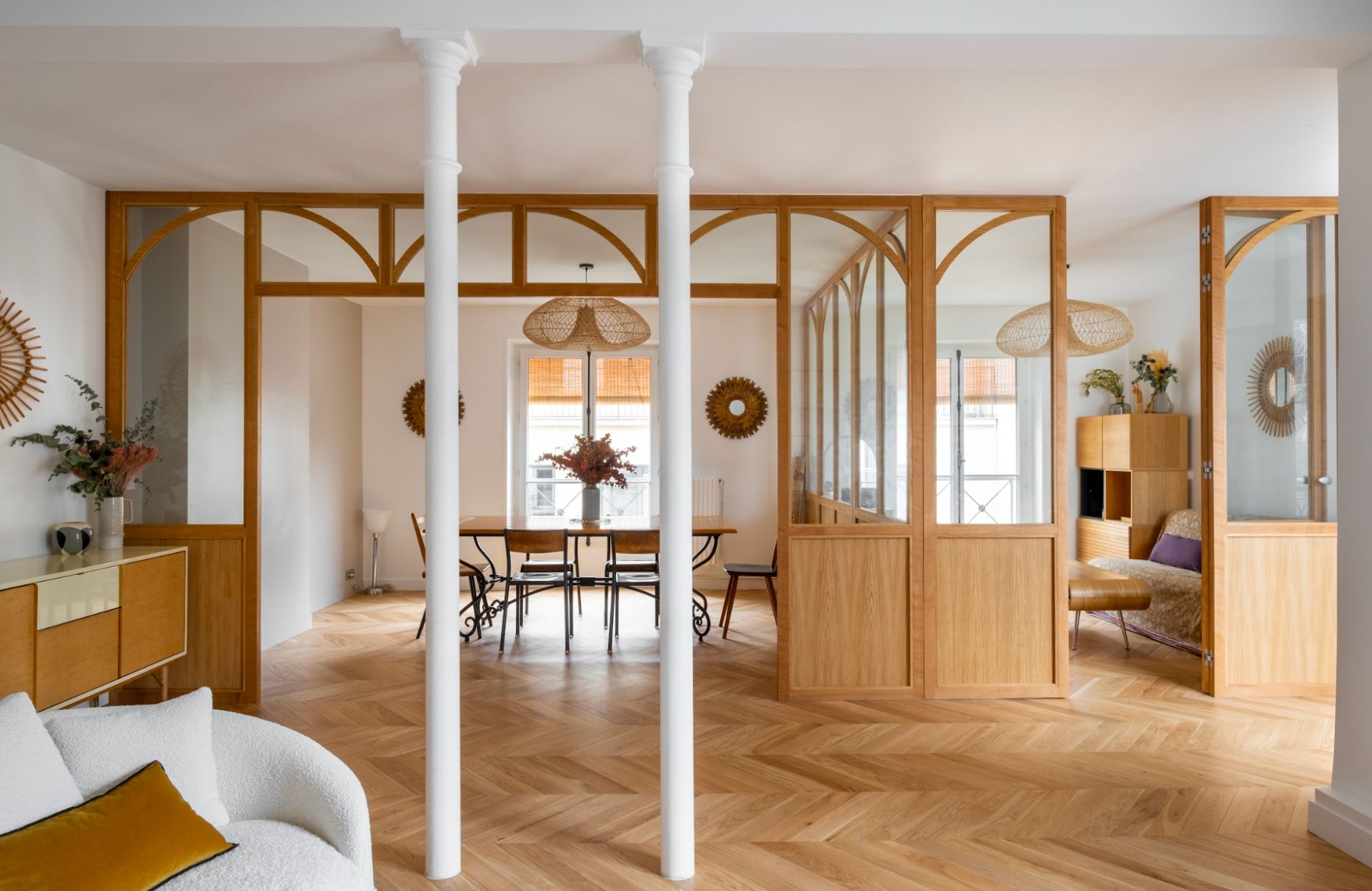 découvrez nos services d'aménagement intérieur réalisés par un architecte professionnel pour transformer votre espace en un lieu unique, fonctionnel et esthétique.