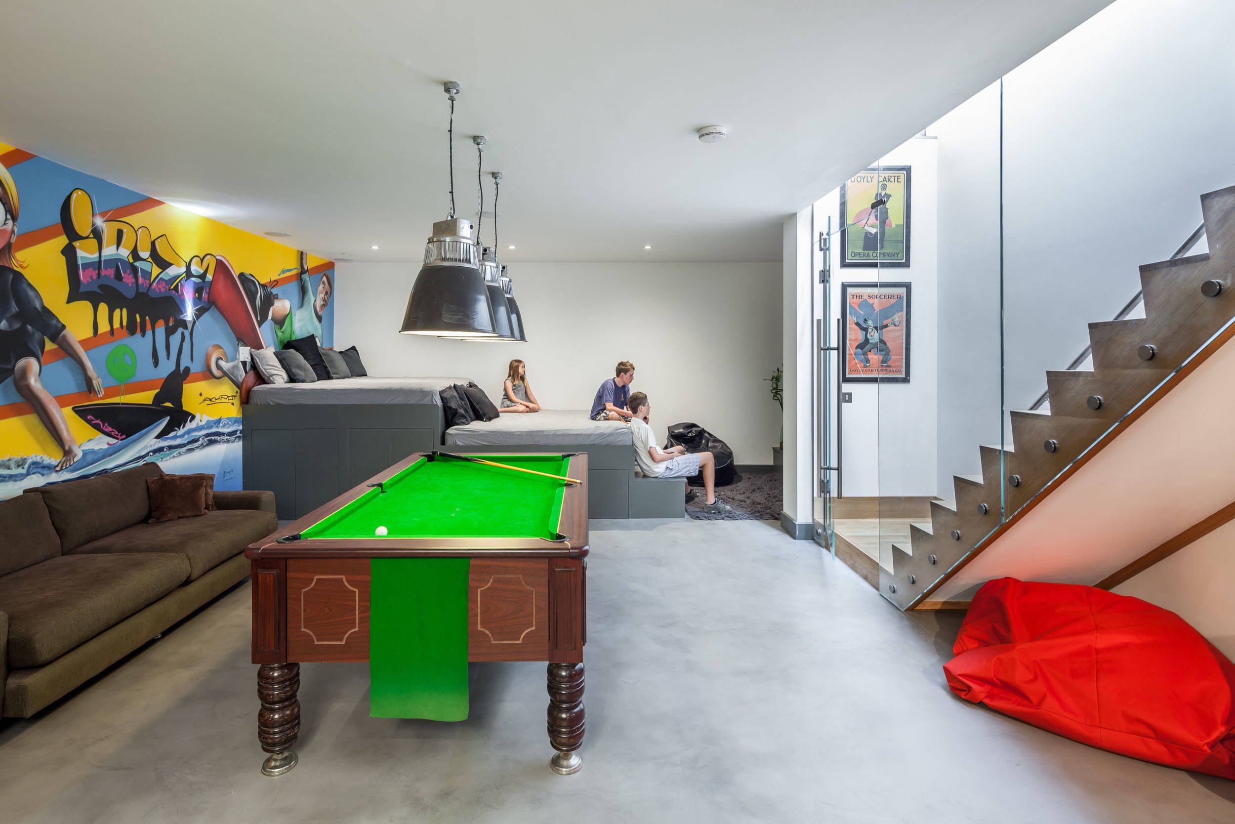découvrez nos solutions d'aménagement de sous-sol pour optimiser votre espace et créer un lieu convivial, fonctionnel et esthétique adapté à vos besoins.