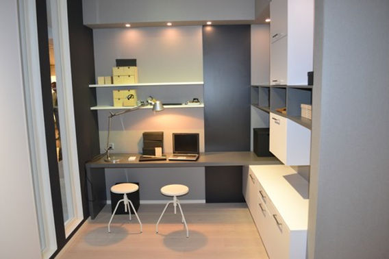 découvrez comment aménager un bureau avec un placard intégré pour optimiser votre espace de travail de manière pratique et élégante.