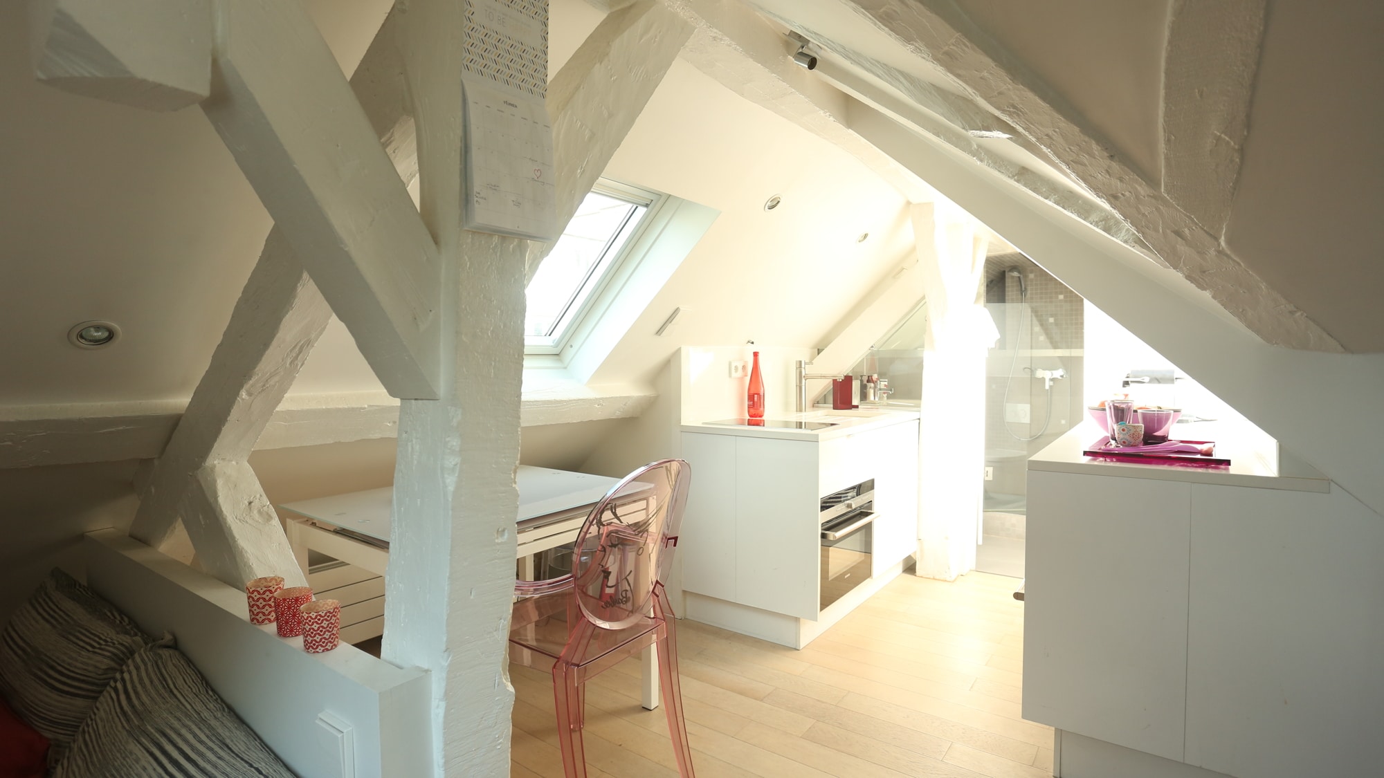 découvrez comment aménager vos combles de 25m2 en une pièce de rêve, alliant confort, style et fonctionnalité pour optimiser votre espace de vie.