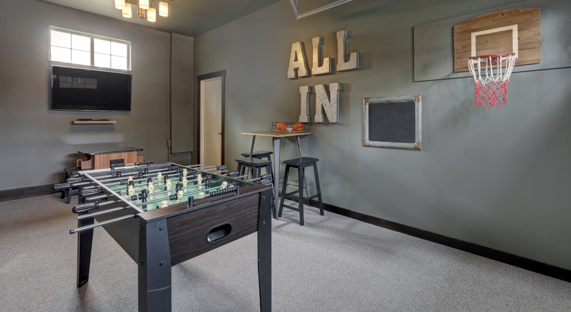 découvrez comment aménager votre garage en un studio confortable et fonctionnel, optimisant l'espace pour créer un logement indépendant et moderne.