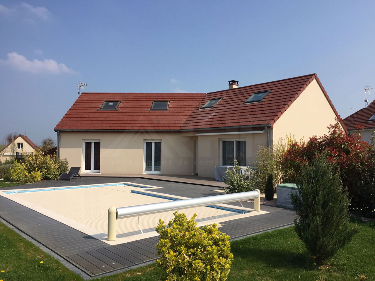 découvrez nos solutions économiques pour aménager vos combles et transformer cet espace inutilisé en une pièce conviviale et fonctionnelle.