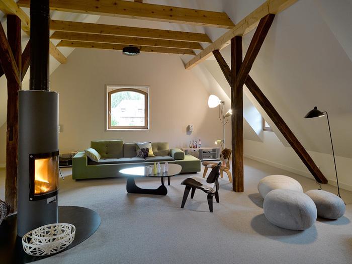 transformez vos combles en espace de vie fonctionnel et agréable grâce à nos conseils d'aménagement faciles à suivre.