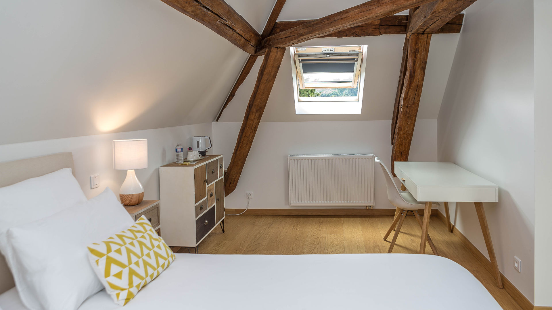 transformez vos combles en espace fonctionnel et augmentez la valeur de votre maison grâce à nos conseils d'aménagement faciles et efficaces.