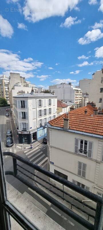 découvrez un appartement à rénover dans le 15e arrondissement de paris, offrant un potentiel exceptionnel pour créer votre espace de vie idéal au cœur de la capitale.