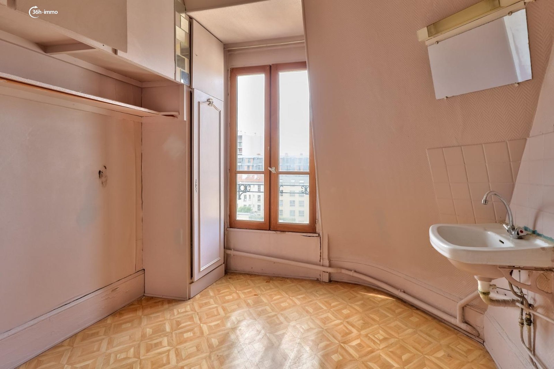 découvrez cet appartement à rénover situé dans le 15e arrondissement de paris, une opportunité unique pour créer votre espace de vie idéal au cœur de la capitale.