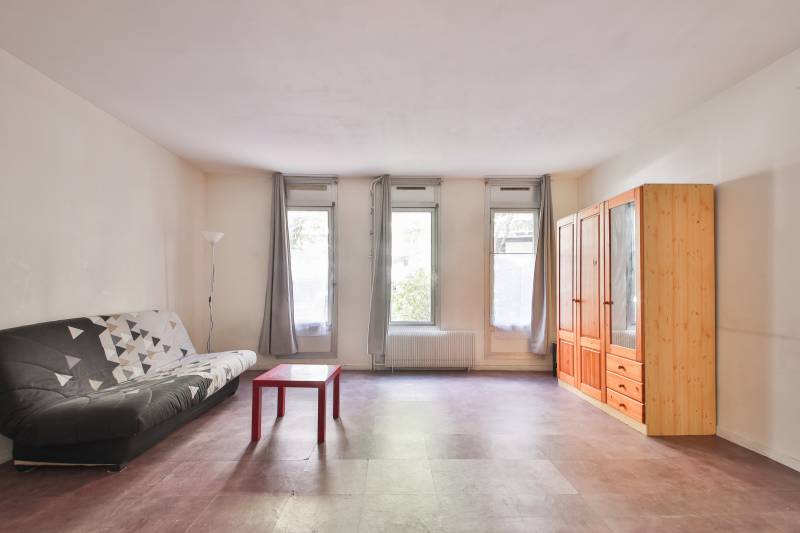 découvrez notre appartement à rénover situé dans le très prisé 15ème arrondissement de paris. idéal pour investisseurs ou particuliers souhaitant personnaliser leur futur logement au cœur de la capitale.