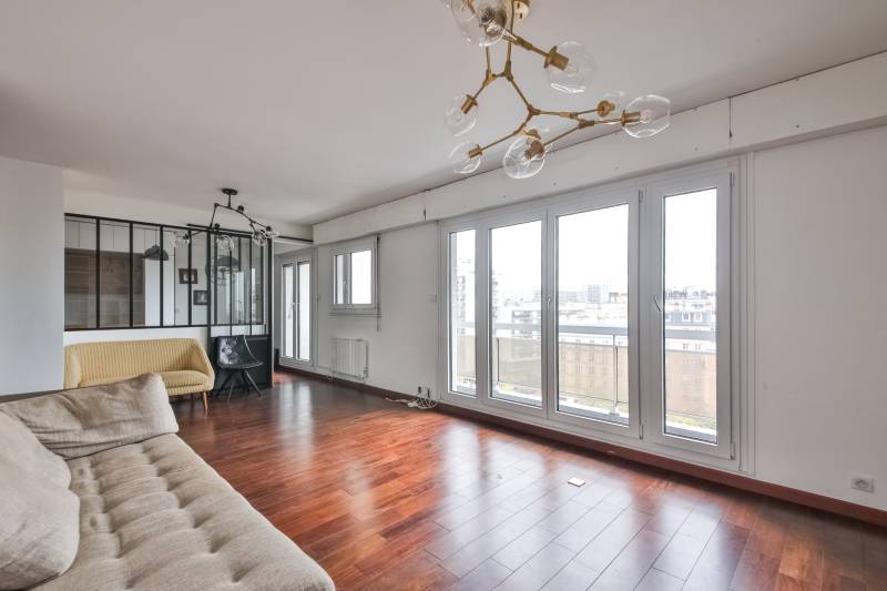 découvrez cet appartement à rénover situé dans le quartier prisé du 15ème arrondissement de paris. idéal pour un projet personnalisé au cœur de la capitale.