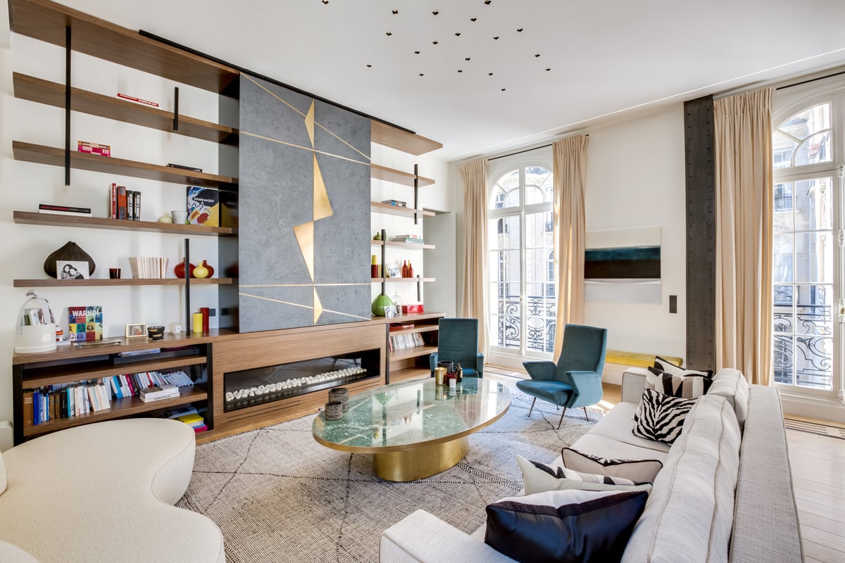 découvrez un appartement haussmannien chic et moderne alliant élégance classique et confort contemporain au cœur de la ville.