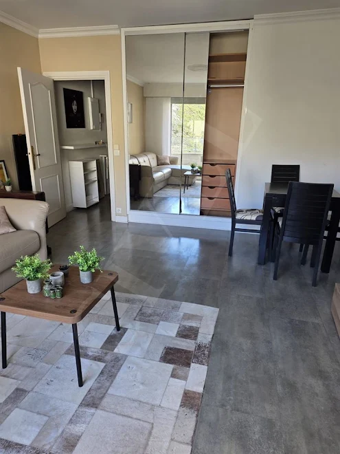 découvrez des appartements à rénover à paris 16ème arrondissement. opportunités uniques pour investisseurs et amateurs de rénovation dans un quartier prisé de la capitale.