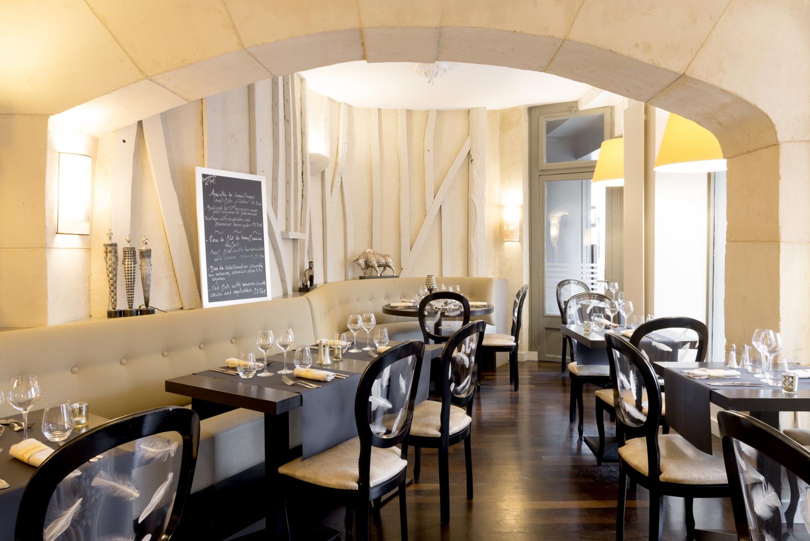 découvrez un architecte d'intérieur expert à caen, spécialisé dans la création d'espaces élégants et fonctionnels adaptés à vos besoins et à votre style.