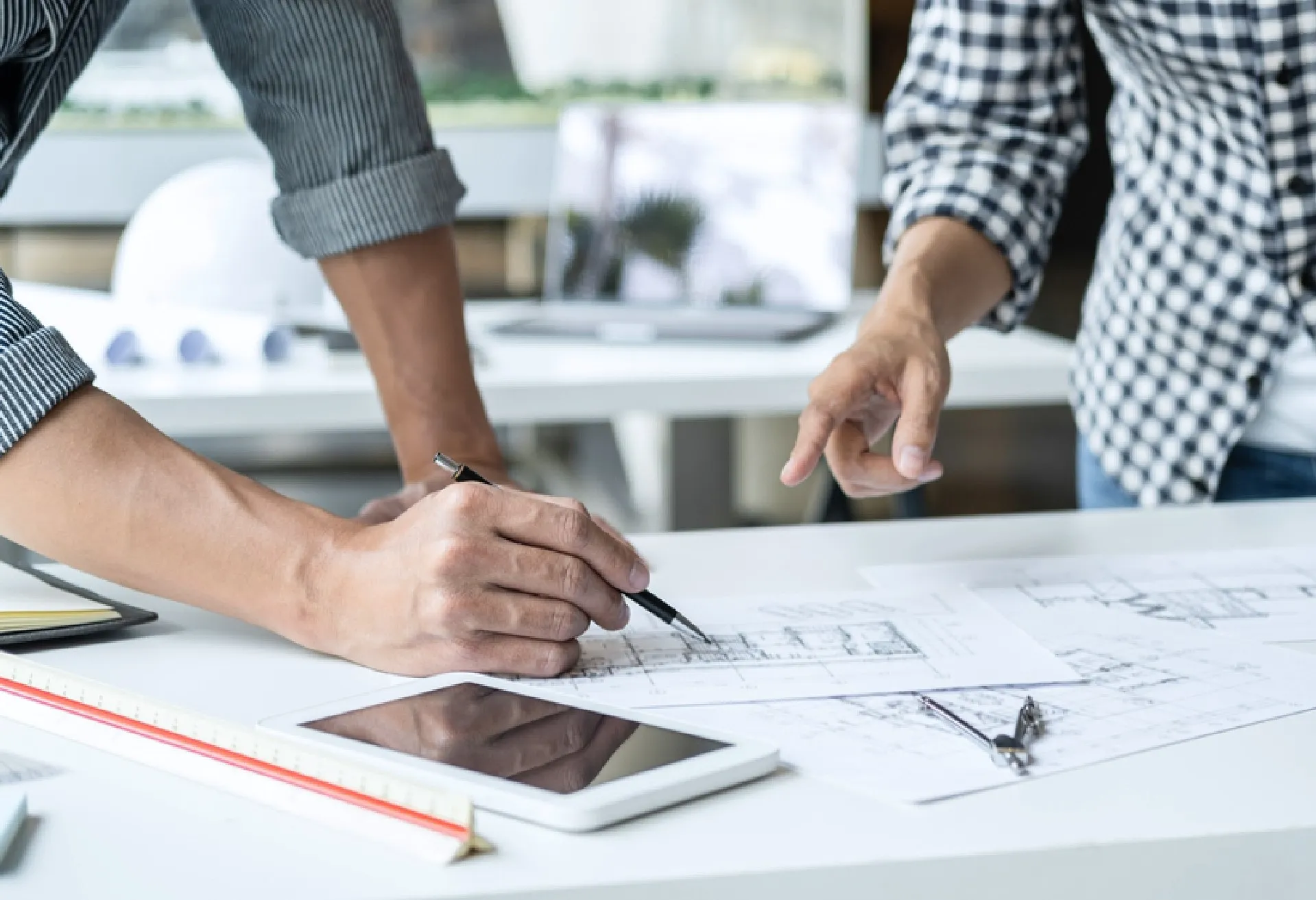 architecte dplg à paris, expert en projets sur-mesure pour créer des espaces uniques adaptés à vos besoins. contactez-nous pour une conception personnalisée et innovante.