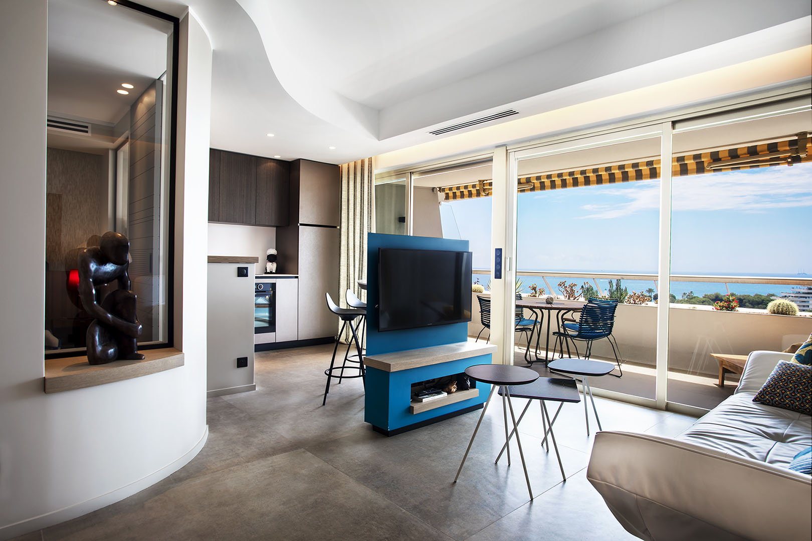 découvrez un architecte d'intérieur à nice spécialisé dans la conception d'espaces modernes et fonctionnels, adapté à vos goûts et besoins.