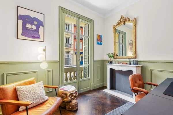 architecte à nice spécialisé dans la création de projets sur-mesure, alliant design innovant et fonctionnalité pour répondre à vos besoins spécifiques.