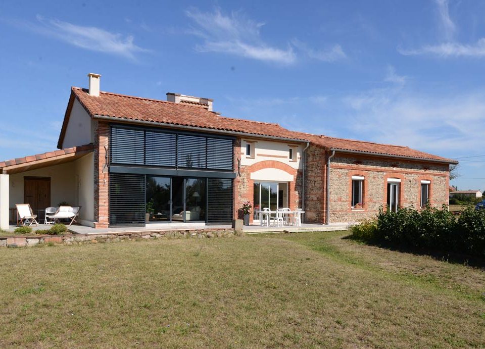 découvrez un architecte expert à toulouse, spécialisé dans la conception et la réalisation de projets innovants et sur mesure pour vos maisons et bâtiments.