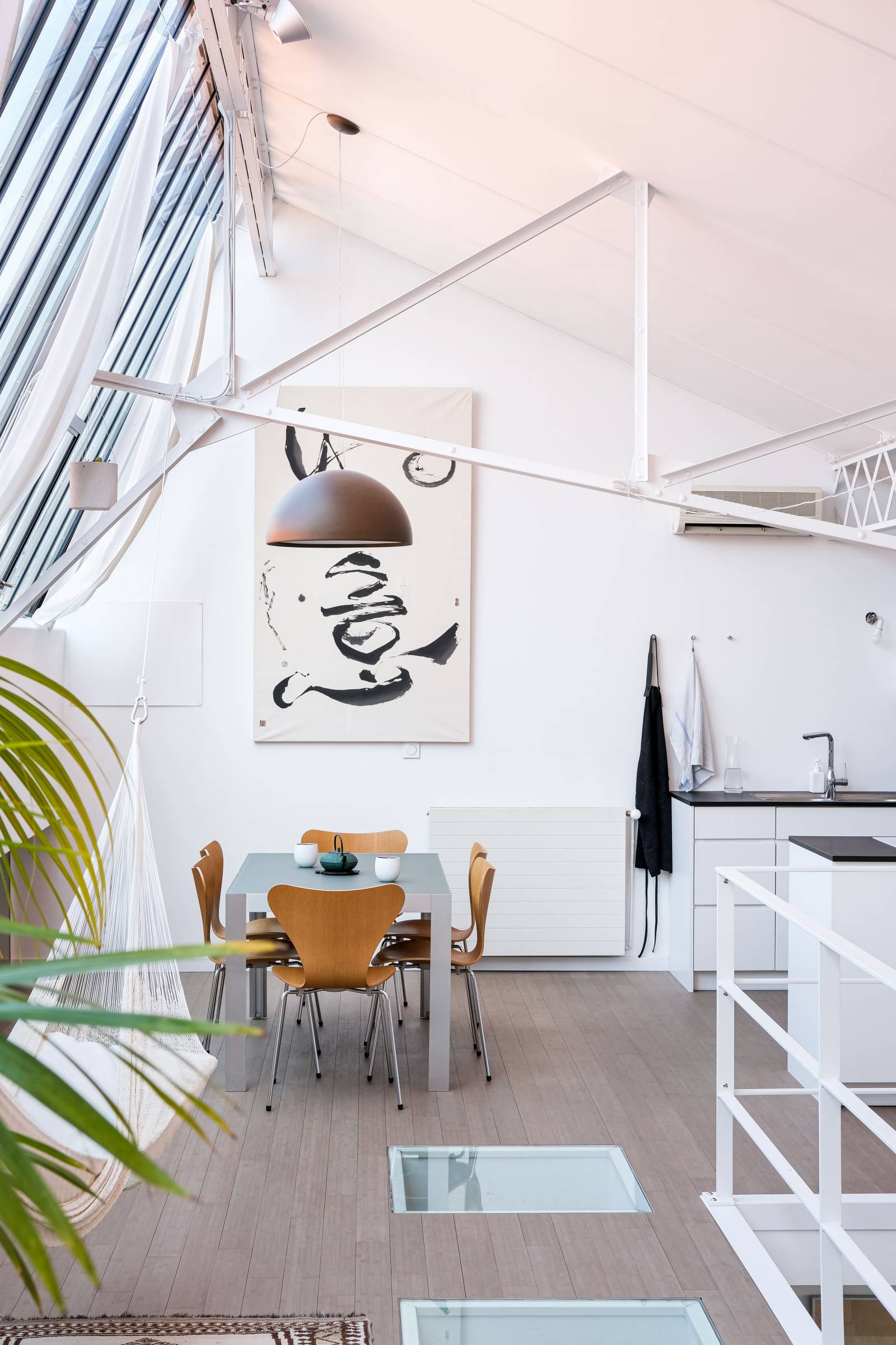 artisan spécialisé en rénovation intérieure à lyon, offrant des services de qualité pour transformer votre maison avec savoir-faire et professionnalisme.