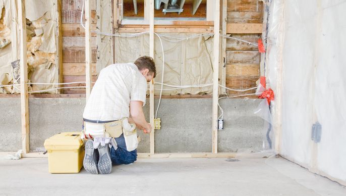 découvrez comment assurer votre habitation tout en gérant les risques liés à une installation électrique non conforme. conseils et solutions pour une protection optimale.