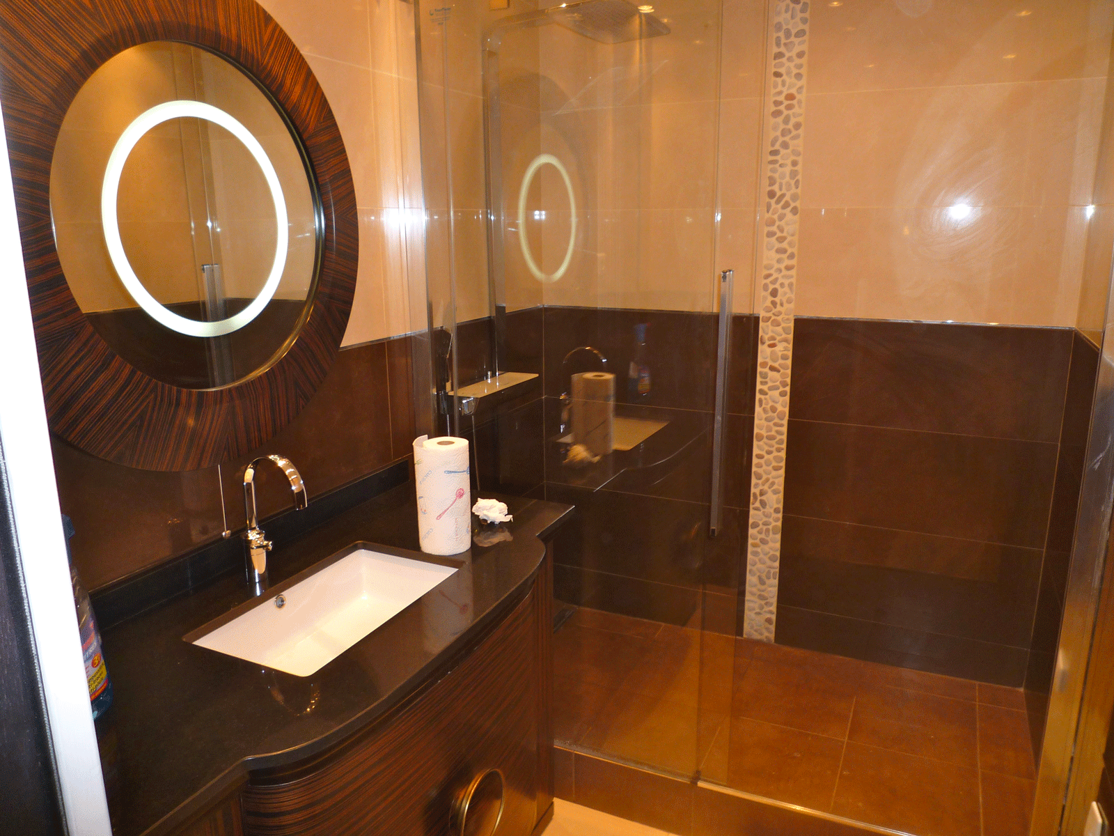 découvrez les meilleures astuces d'architecte à menton pour moderniser votre bien immobilier en alliant design contemporain et fonctionnalité.