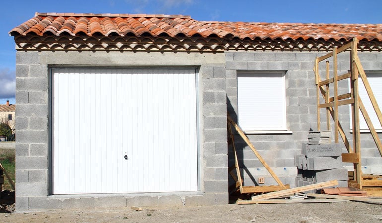 découvrez notre atelier en parpaing robuste et durable, idéal pour vos projets de construction et de rangement. profitez d'une structure solide et facile à entretenir, adaptée à tous vos besoins.