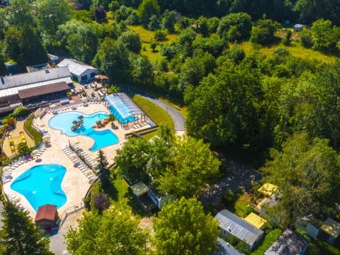 découvrez un camping à rénover idéalement situé proche du 15e arrondissement de paris, une opportunité unique pour les amateurs de rénovation et de proximité urbaine.