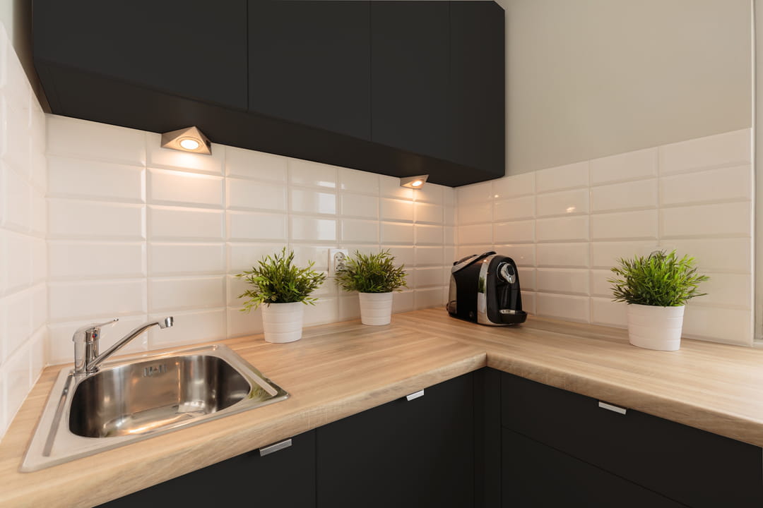 découvrez comment changer votre cuisine facilement et transformer votre espace avec nos conseils pratiques et idées inspirantes.