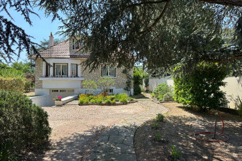 découvrez le charmant village d'oncy-sur-école, un havre de paix au cœur de la région, riche en histoire et en paysages bucoliques.