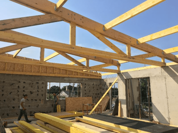 découvrez la charpente fermette, une solution de toiture solide et économique, idéale pour une construction durable et un excellent rapport qualité-prix.