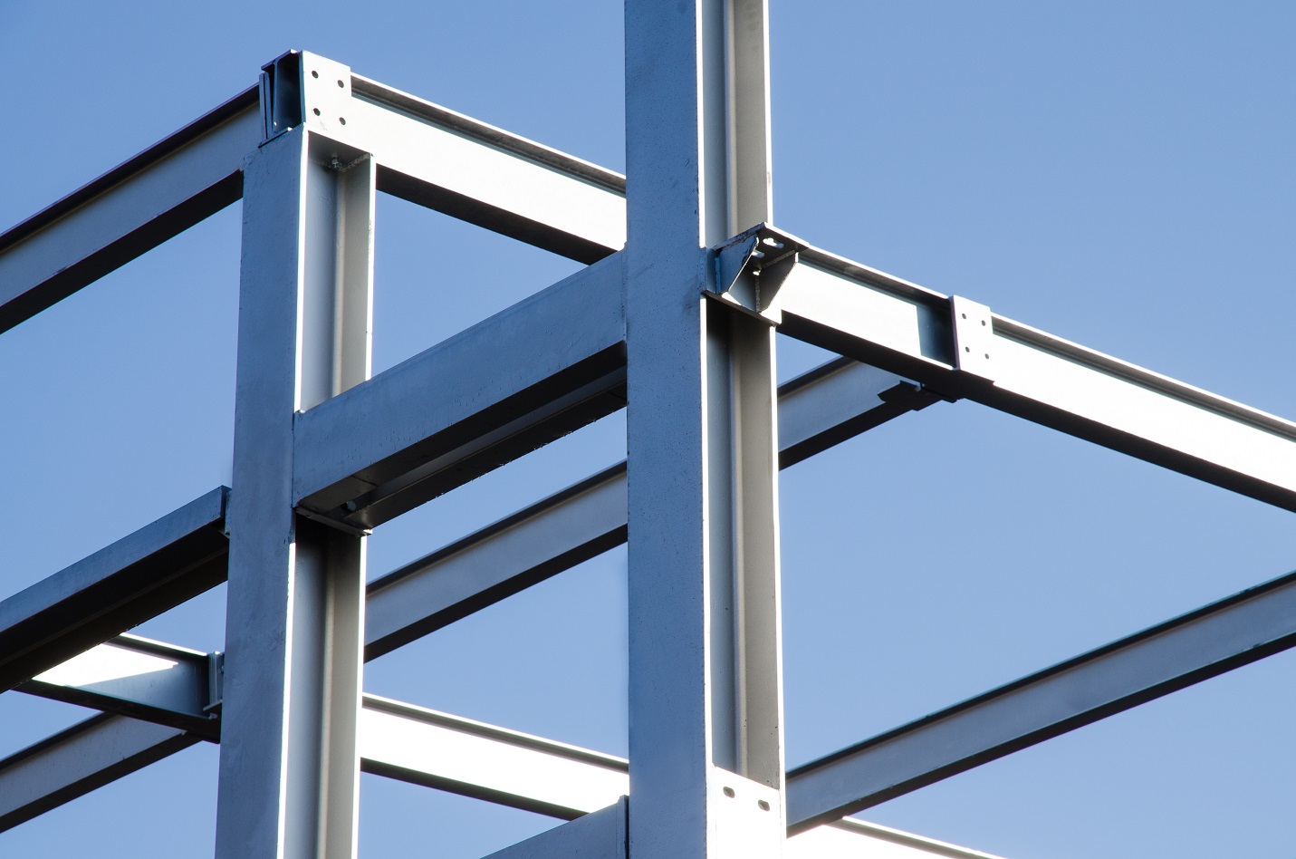 découvrez nos charpentes métal alliant robustesse et durabilité pour des structures fiables et résistantes dans tous vos projets de construction.