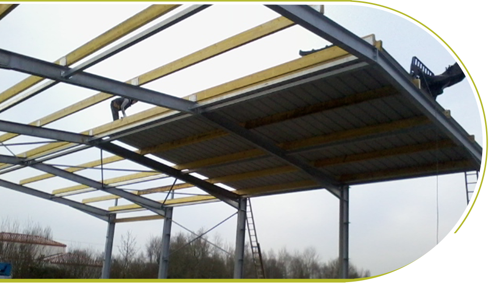 découvrez nos charpentes métalliques robustes et économiques, idéales pour des constructions durables alliant solidité et rentabilité.