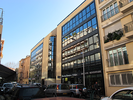 découvrez comment choisir le meilleur architecte à menton pour concrétiser vos projets de construction ou de rénovation avec expertise et créativité.