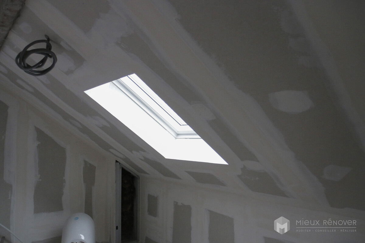 découvrez comment transformer vos combles aménageables en un espace de vie fonctionnel et esthétique. astuces, conseils et idées d'aménagement pour optimiser votre habitation.