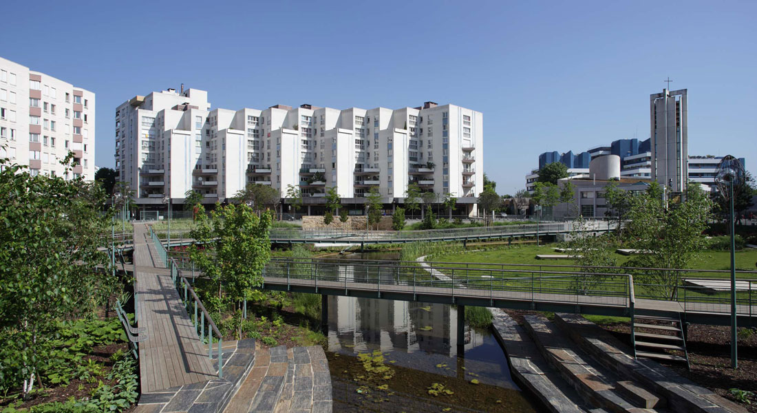 améliorez le confort acoustique à noisy-le-grand grâce à l'expertise d'un architecte spécialisé en isolation phonique et design sonore pour un espace apaisant et silencieux.