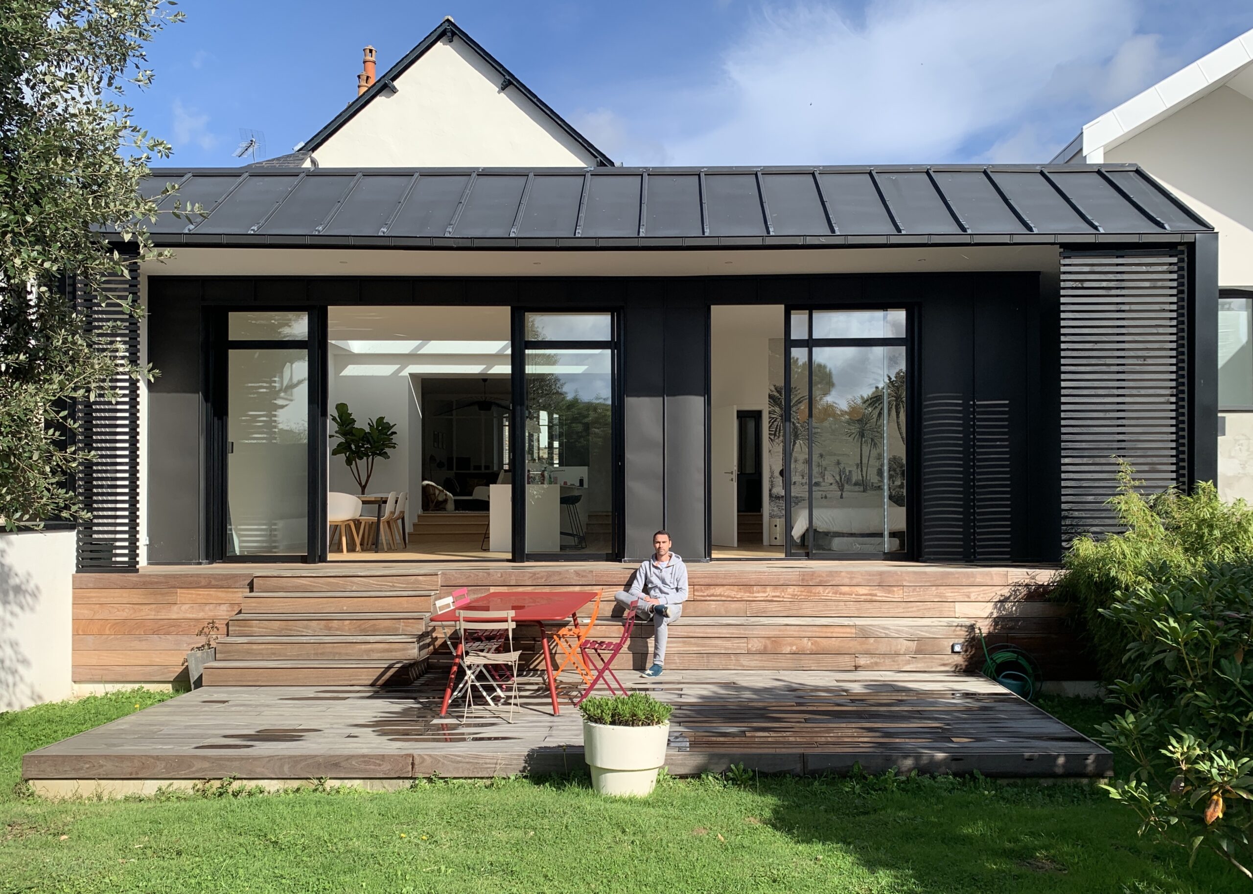 découvrez comment construire votre maison avec un architecte pour un projet personnalisé, esthétique et conforme à vos besoins.