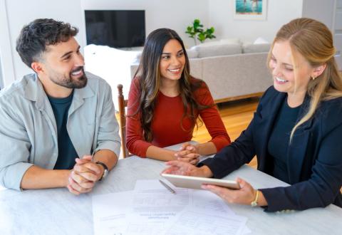 trouvez la meilleure offre pour votre projet de rénovation avec un courtier expert en rénovation. bénéficiez de conseils personnalisés et d'offres compétitives pour votre maison.