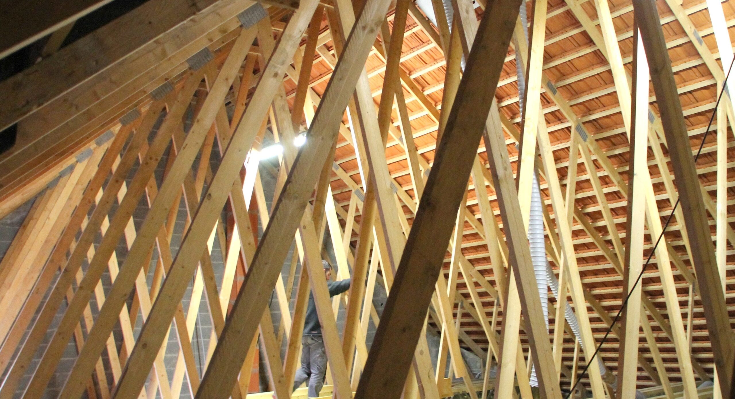 découvrez le coût moyen pour l'aménagement de combles de 80m2, incluant matériaux, main-d'œuvre et conseils pour optimiser votre budget.