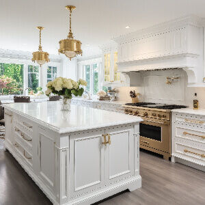 découvrez le coût moyen d'installation d'une cuisine, nos conseils pour un budget maîtrisé et les différents facteurs qui influencent le prix de votre cuisine sur mesure.