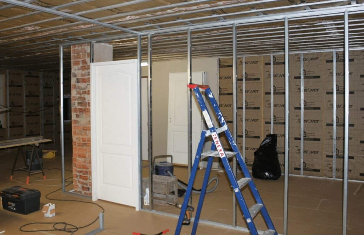 découvrez le coût de la main d'œuvre pour la pose de plaques de plâtre (placo). obtenez des estimations précises et conseils pour bien planifier votre projet de rénovation.