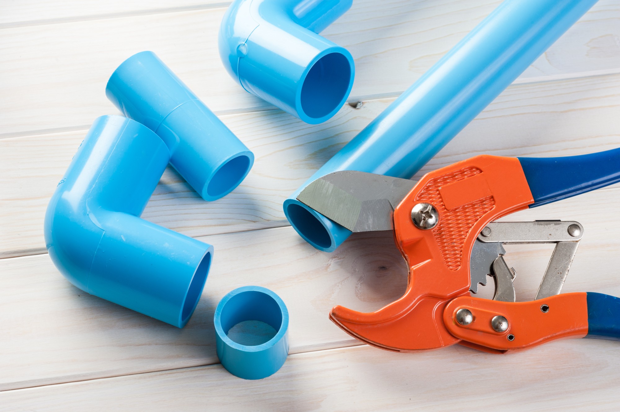 découvrez les tarifs et facteurs influençant le coût de la main d'œuvre pour un plombier professionnel. obtenez des conseils pour estimer votre budget plomberie.