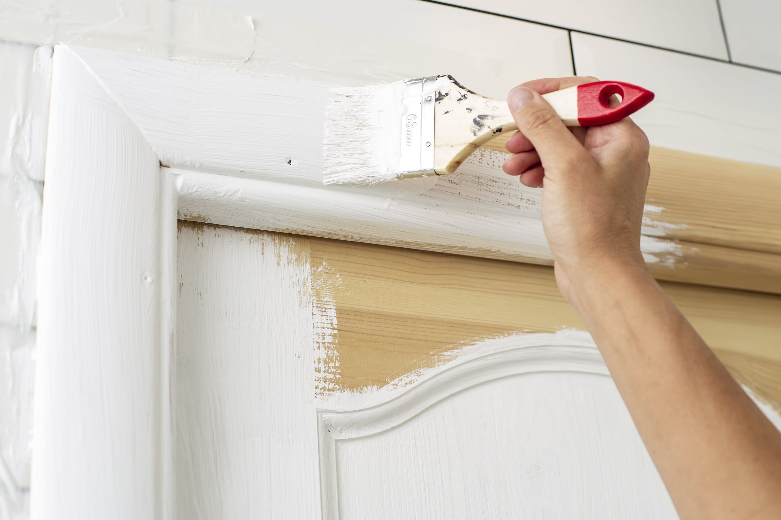 découvrez le coût de peinture pour votre porte : tarifs, conseils et astuces pour un résultat impeccable et durable.