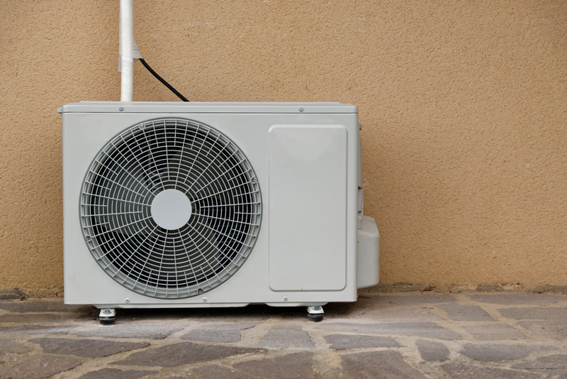 découvrez le coût moyen d'une pompe à chaleur pour une maison de 200m², les facteurs influençant le prix et les avantages économiques à long terme.