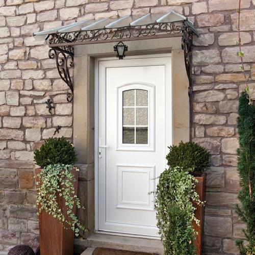 découvrez le coût moyen d'une porte d'entrée, les facteurs qui influencent son prix et des conseils pour choisir la meilleure option adaptée à votre budget.