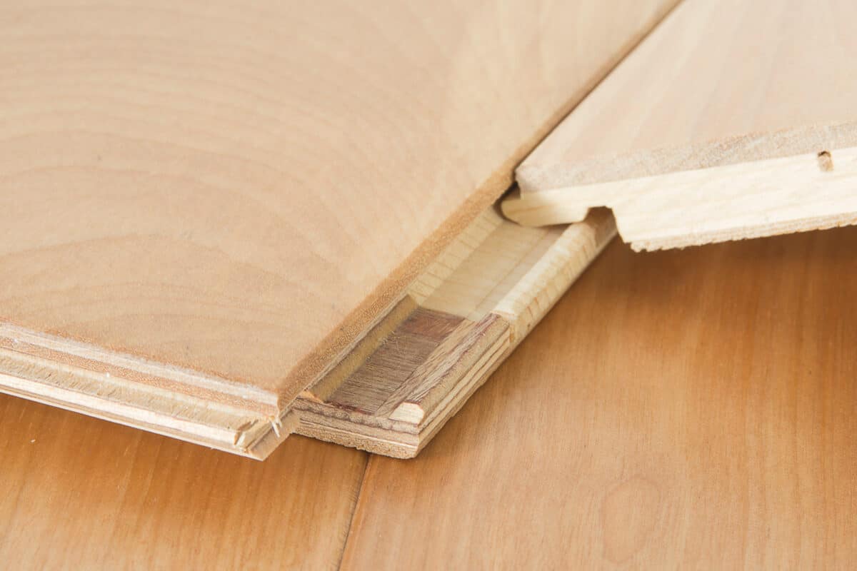 découvrez le coût de la pose de parquet flottant : prix moyens, facteurs influençant le tarif et conseils pour bien choisir votre installation.