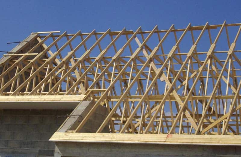 découvrez le coût réel pour la modification d'une charpente : matériaux, main-d'œuvre, et conseils pour bien estimer votre budget travaux.