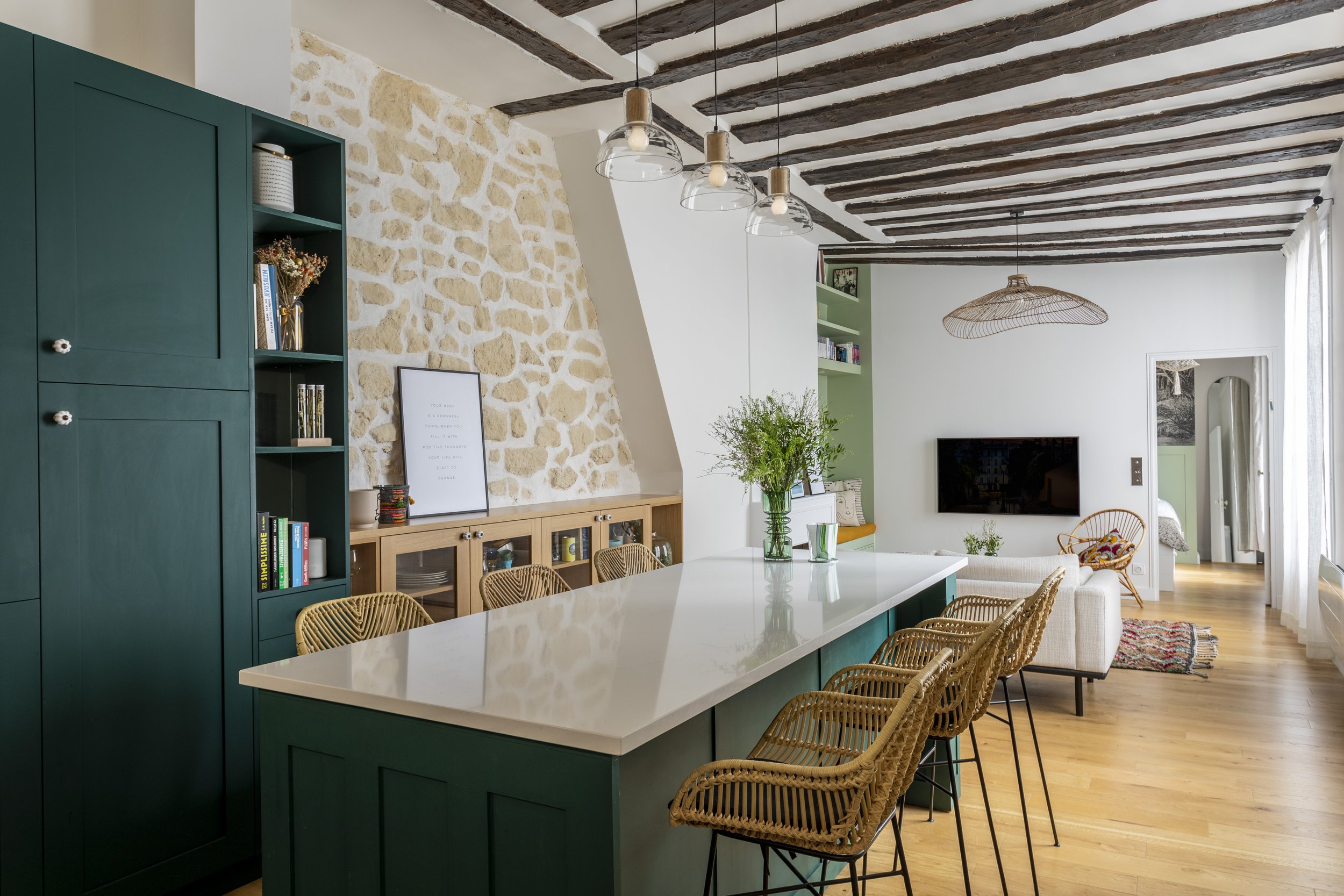 découvrez les facteurs influençant le coût de rénovation d'un appartement et obtenez des conseils pour planifier votre budget efficacement.