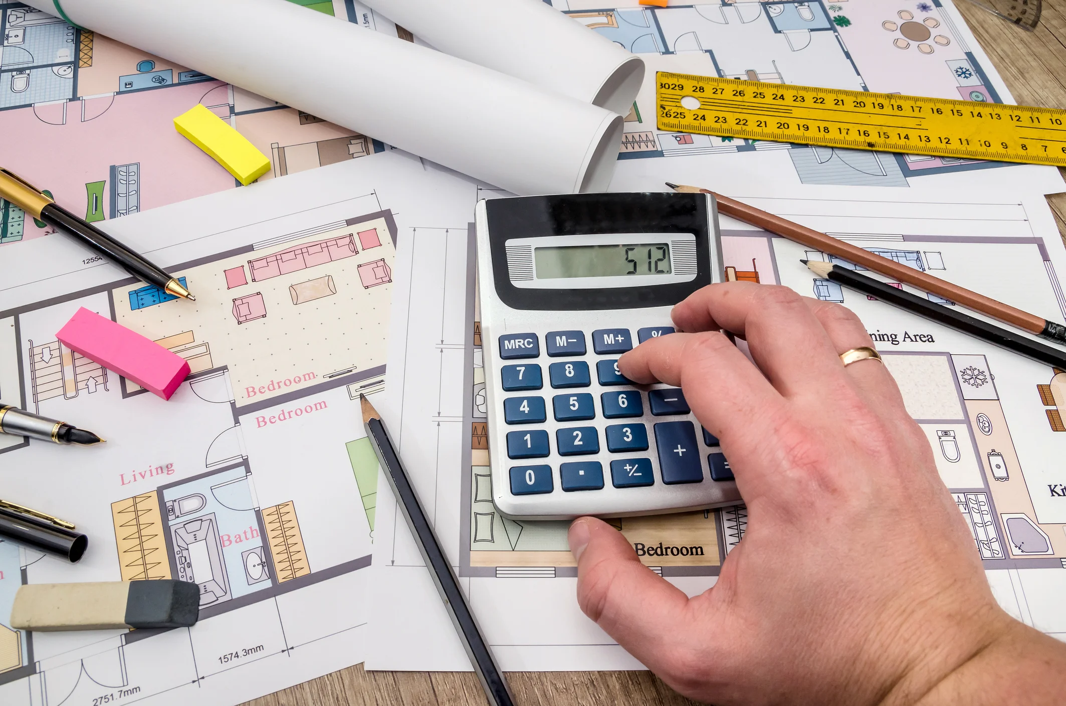 découvrez les coûts moyens pour la rénovation d'un appartement et obtenez des conseils pour estimer votre budget travaux efficacement.